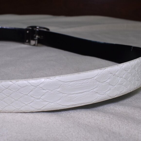 Womens White Snake-Embossed Leather Belt XL Silver Buckle - Picture 7 of 11
